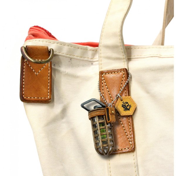 Monster_hunter_item_mascot_plus_scoutflies_cage_keychain_1557907571