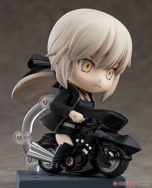Nendoroid_1142_dx_saberatria_pengradon_alter_shinjuku_ver_cuirassier_noir_1560422556