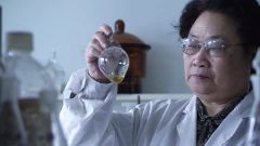 Tu Youyou: First Chinese To Win Nobel Prize. Image size:240x135px Tu Youyou: First Chinese To Win Nobel Prize. Image size:240x135px