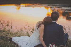 運命の人は本当にいる？出会いの特徴と特別なサイン。結婚日まで占います！