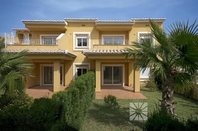 2 bedroom apartment For Sale in Cumbre Del Sol - Main Image