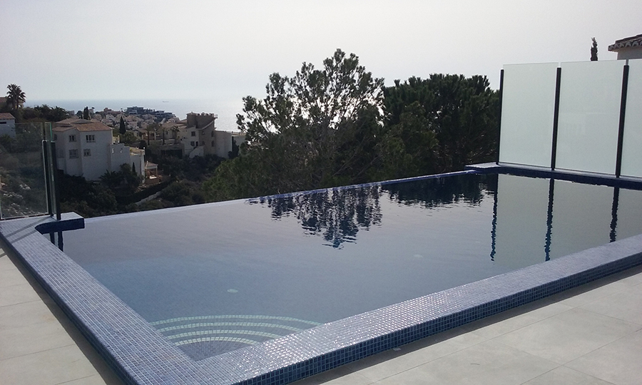 4 bedroom villa For Sale in Cumbre Del Sol - photograph 2