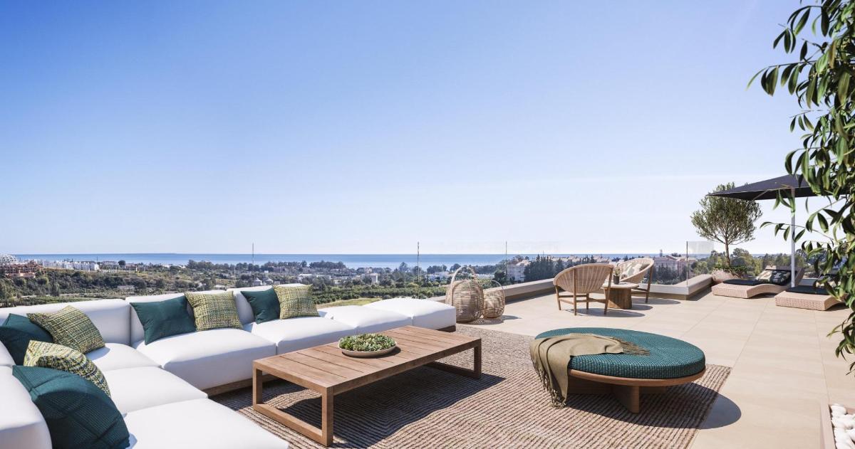 2 Bedrooms Penthouse for sale in Estepona