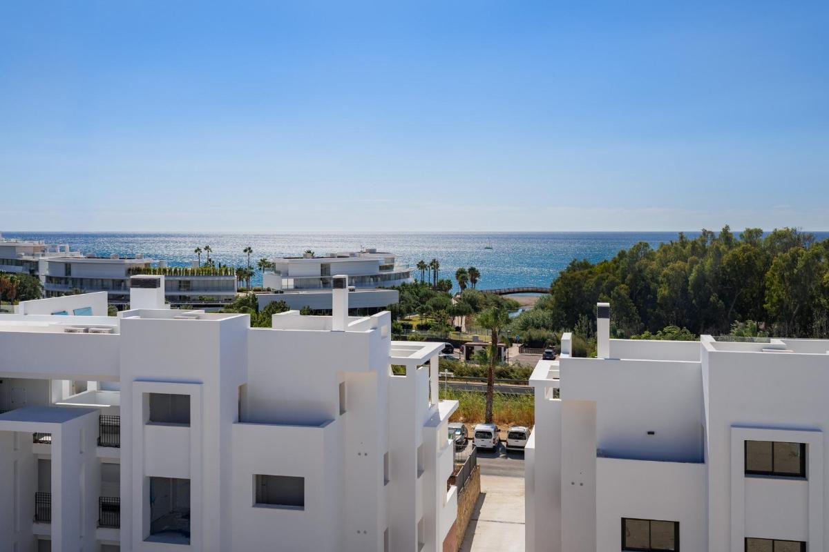 3 Bedrooms Penthouse for sale in Estepona
