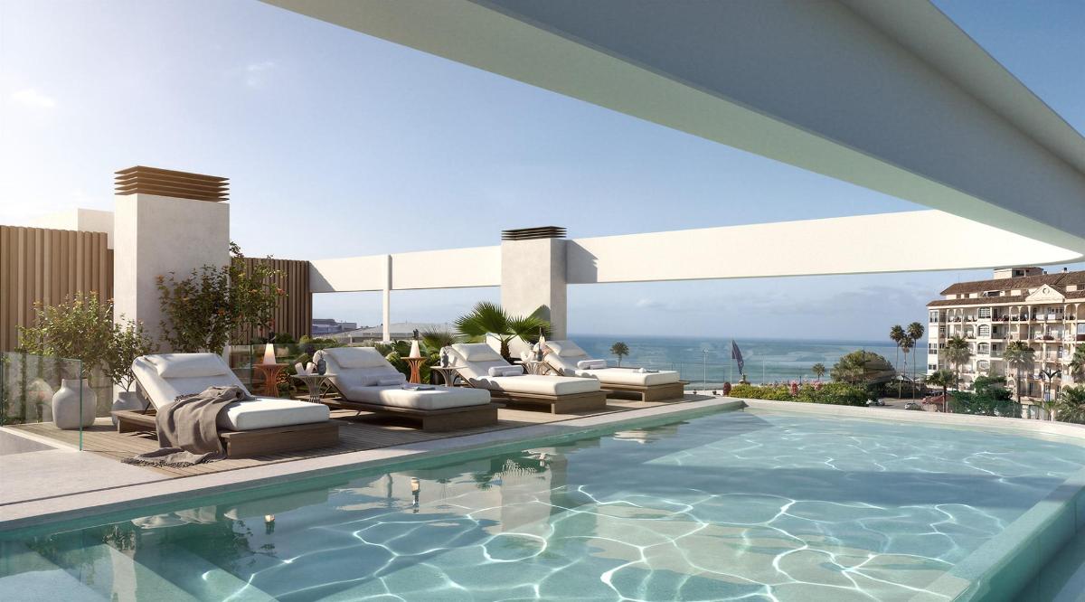2 Bedrooms Penthouse for sale in Estepona
