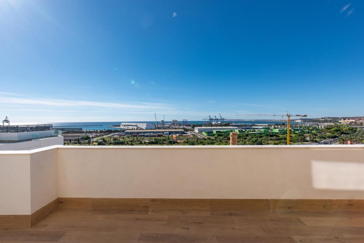 3 Bedrooms Penthouse for sale in Alicante