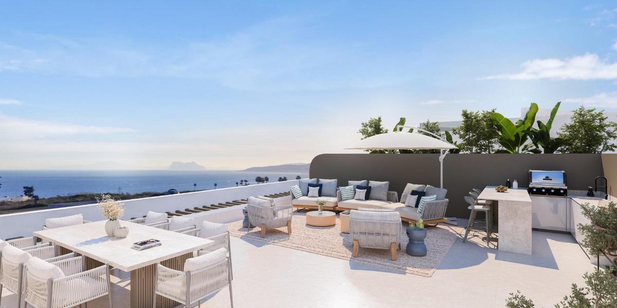 2 Bedrooms Penthouse for sale in Estepona
