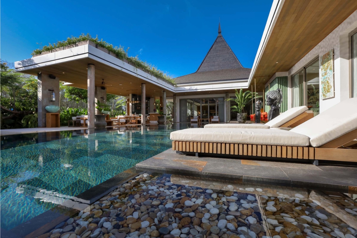 Luxury villa in Phuket with SEA Property 2