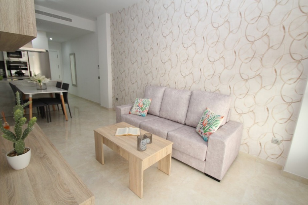2 bedroom apartment For Sale in Torrevieja - photograph 3