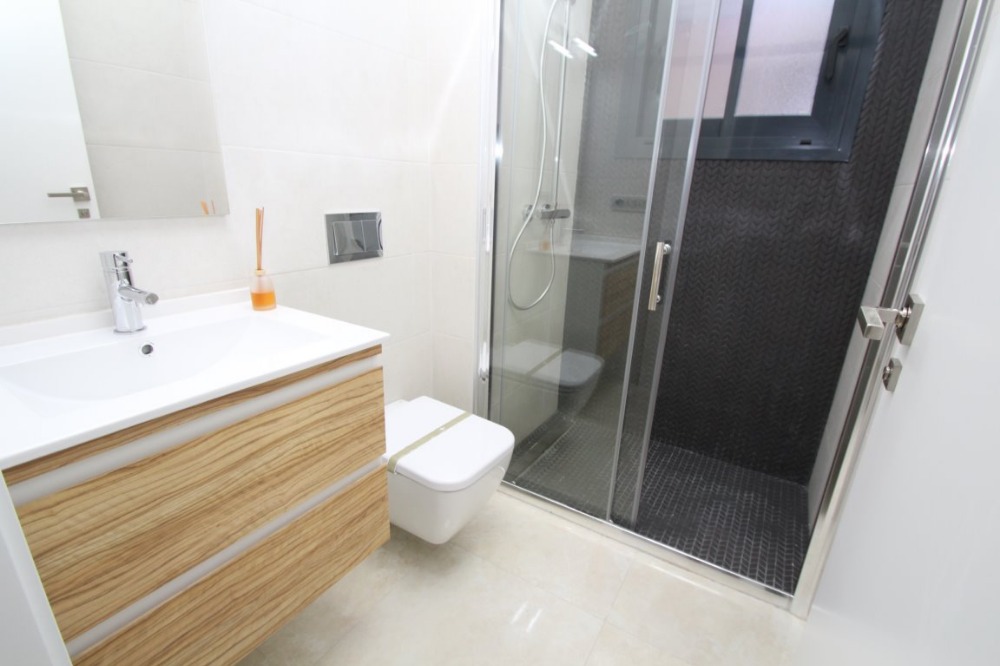 2 bedroom apartment For Sale in Torrevieja - photograph 6