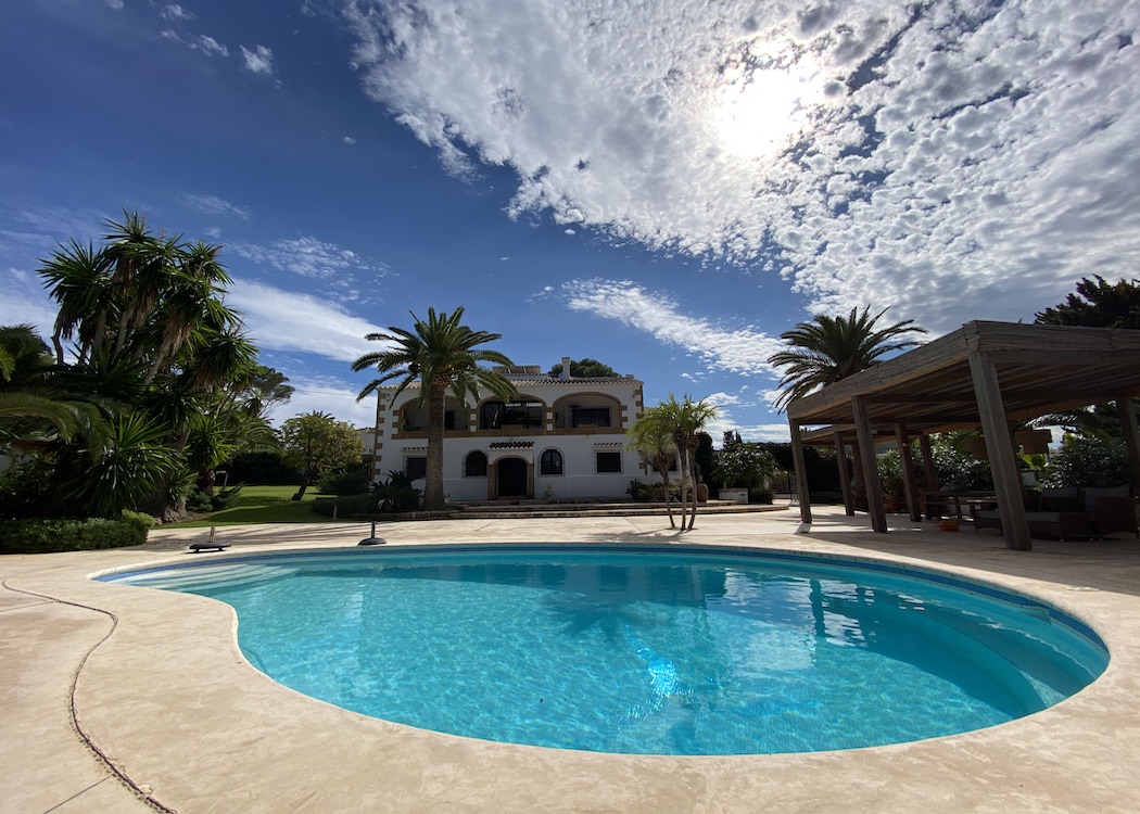 Venta. Villa en Javea
