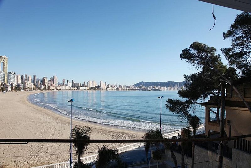 Venta. Villa en Benidorm
