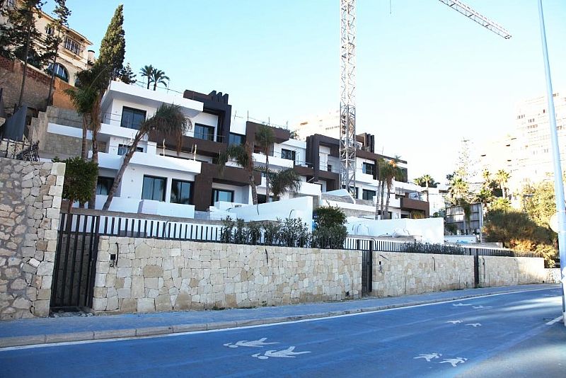 Venta. Villa en Benidorm