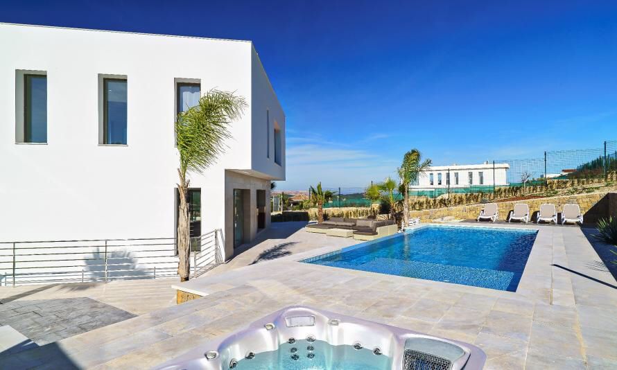 Venta. Villa en Javea