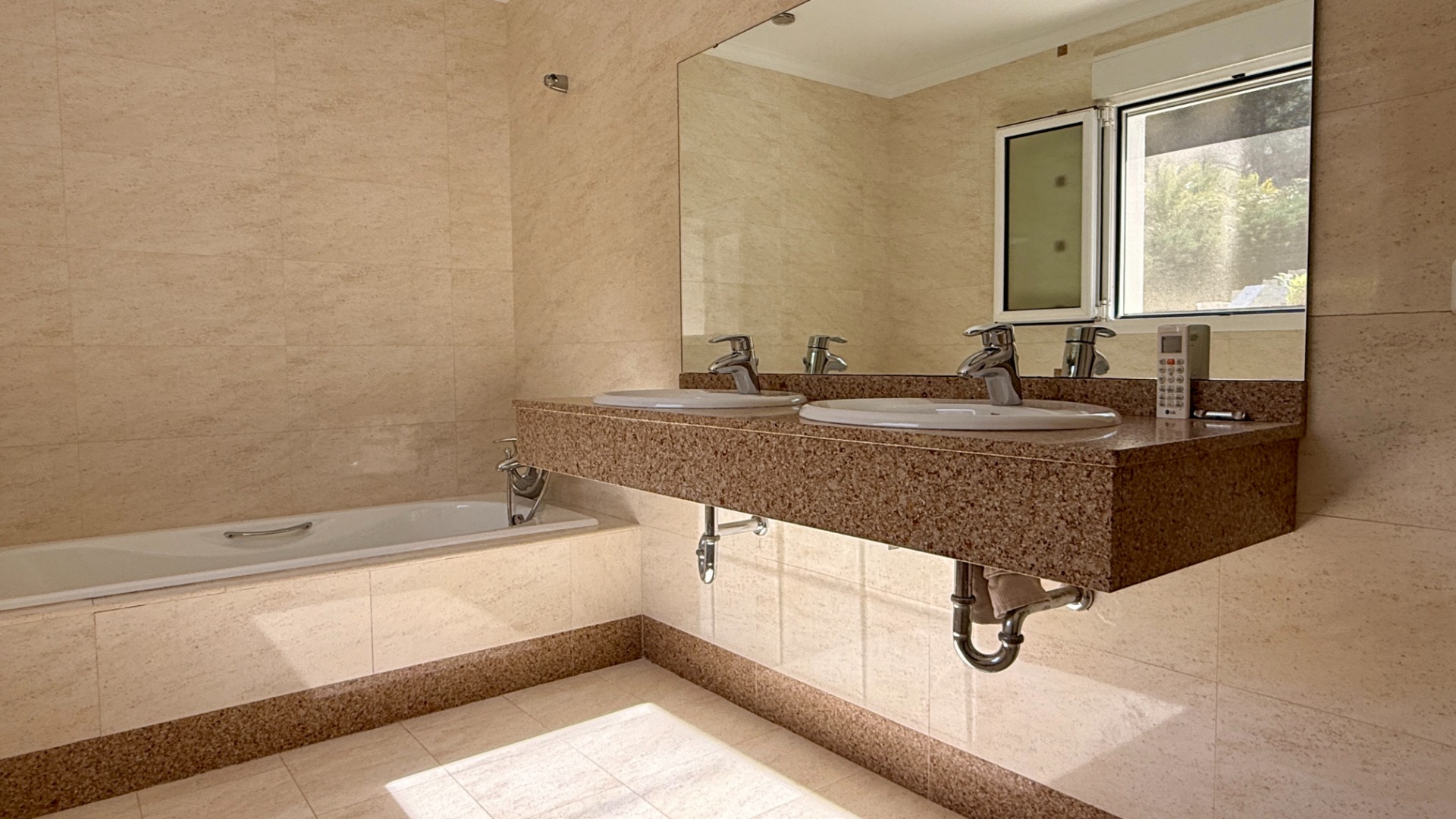 X8464 - Chalet/Villa en venta en Javea