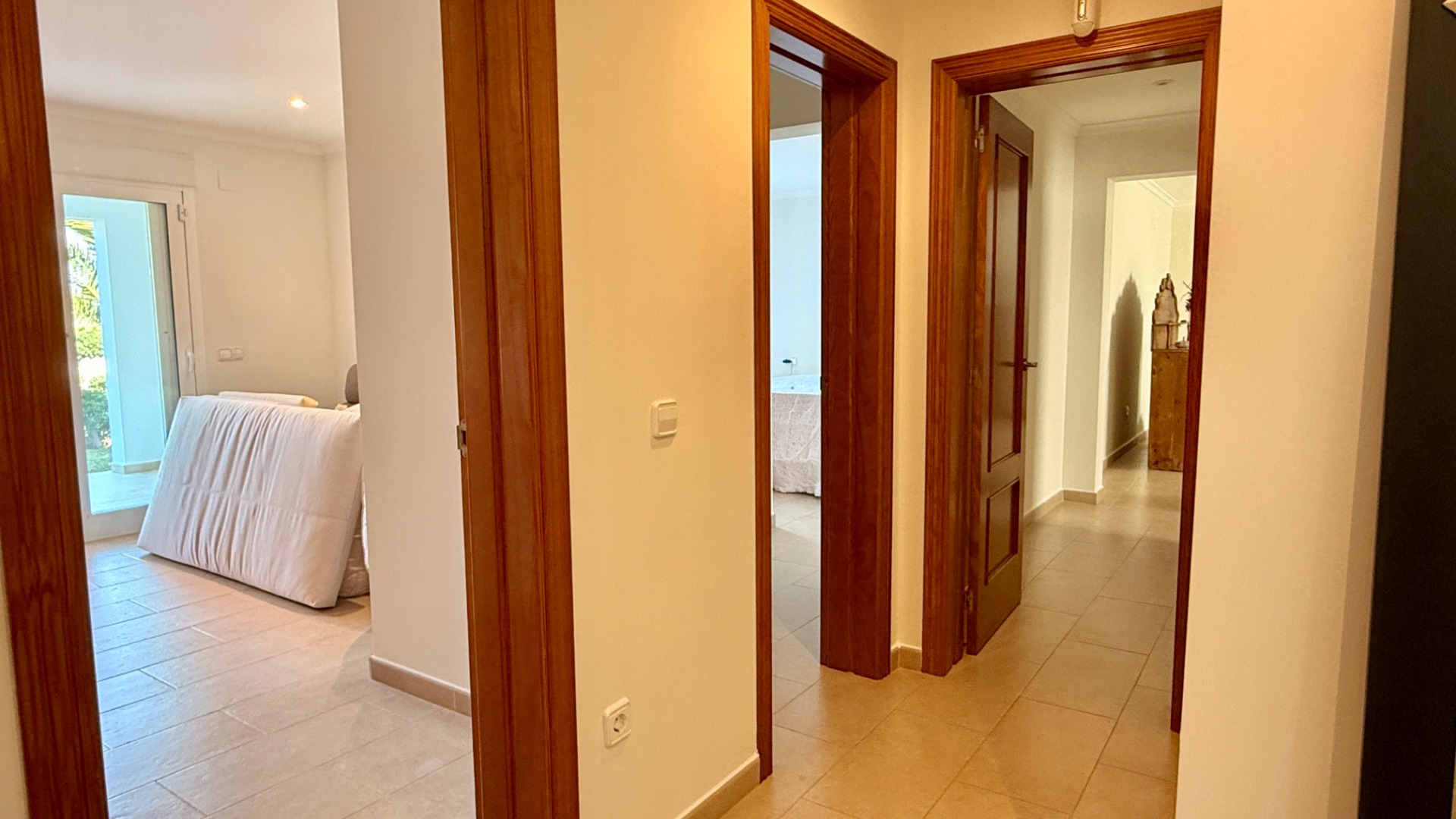 X8464 - Chalet/Villa en venta en Javea
