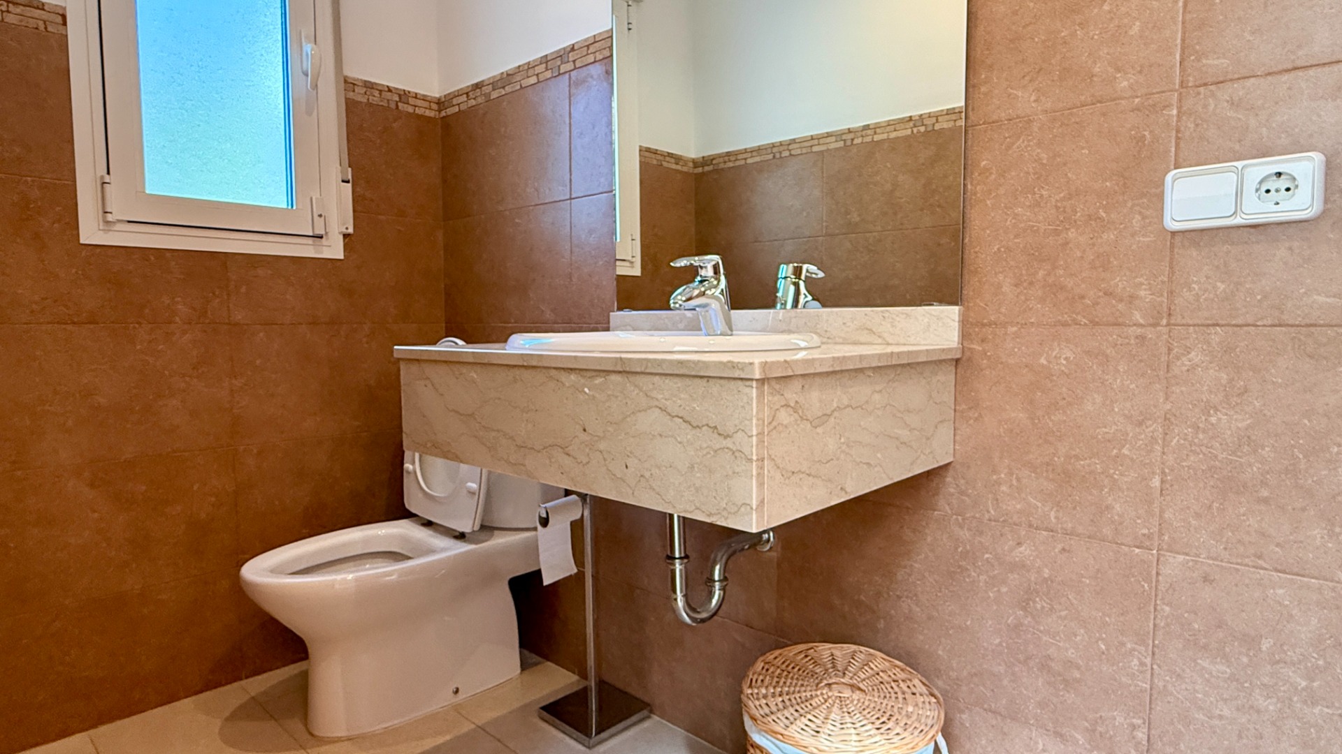 X8464 - Chalet/Villa en venta en Javea