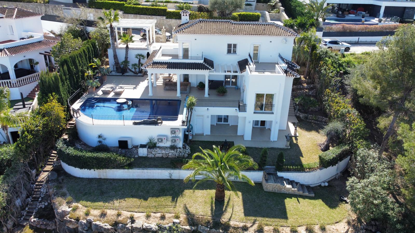 X8464 - Chalet/Villa en venta en Javea
