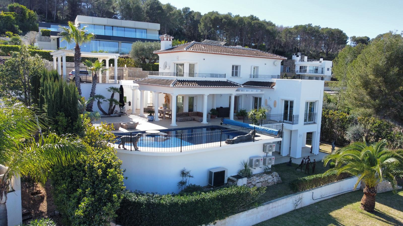 X8464 - Chalet/Villa en venta en Javea