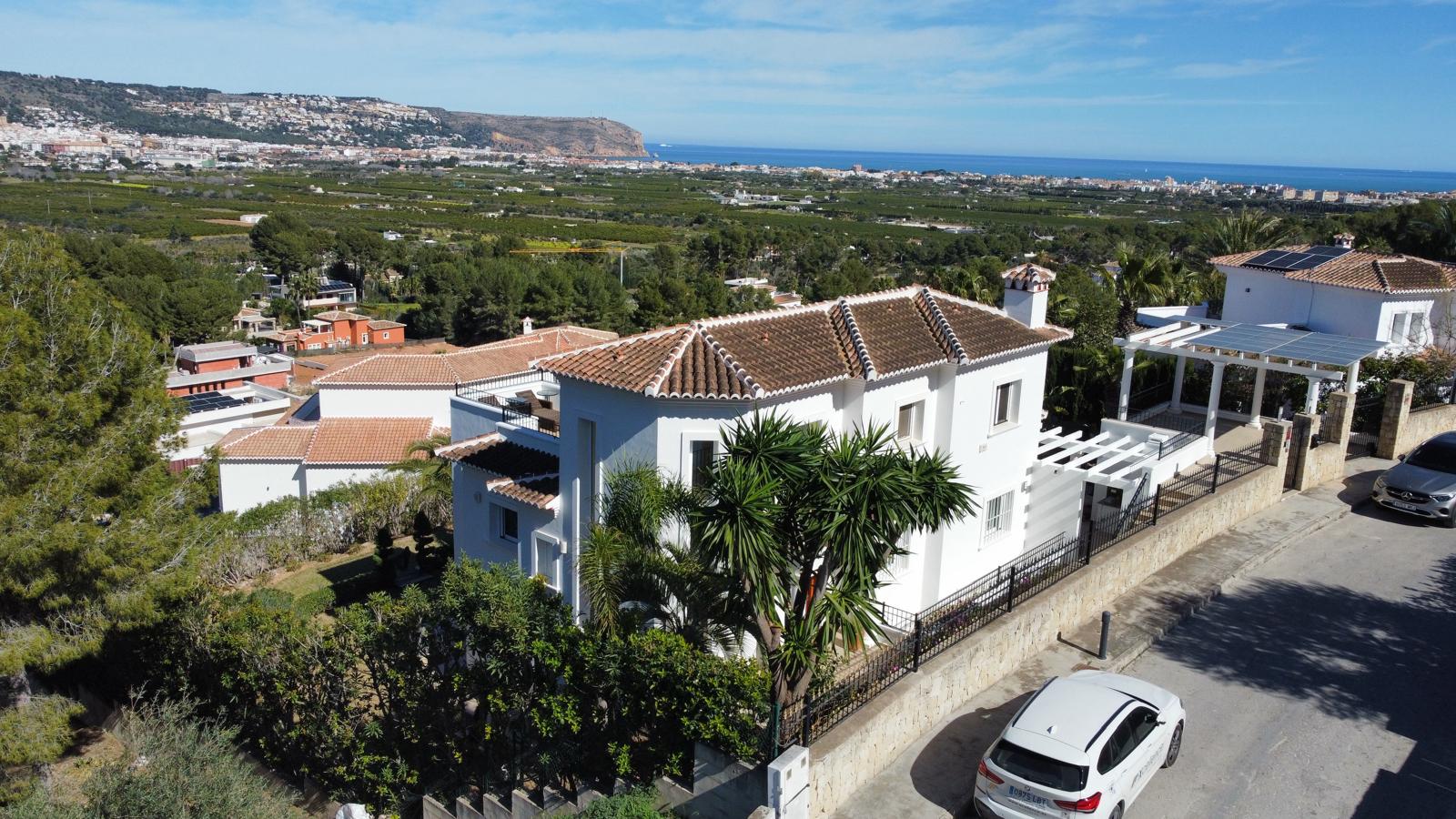 X8464 - Chalet/Villa en venta en Javea