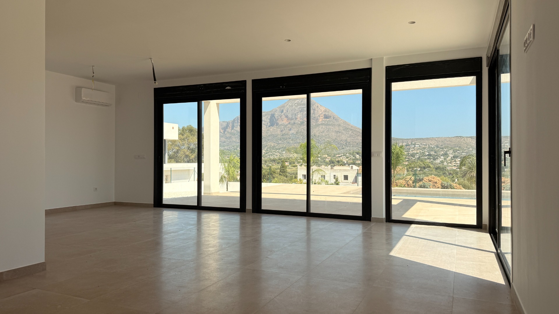 X8561 - Villa for sale in Javea