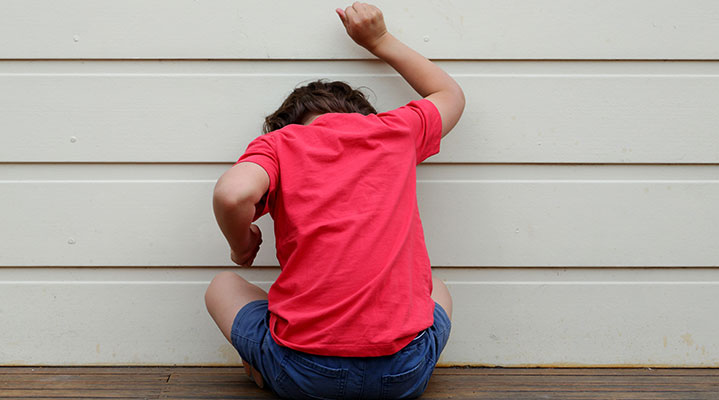 Warning signs in pre-teen years (9-12 years)