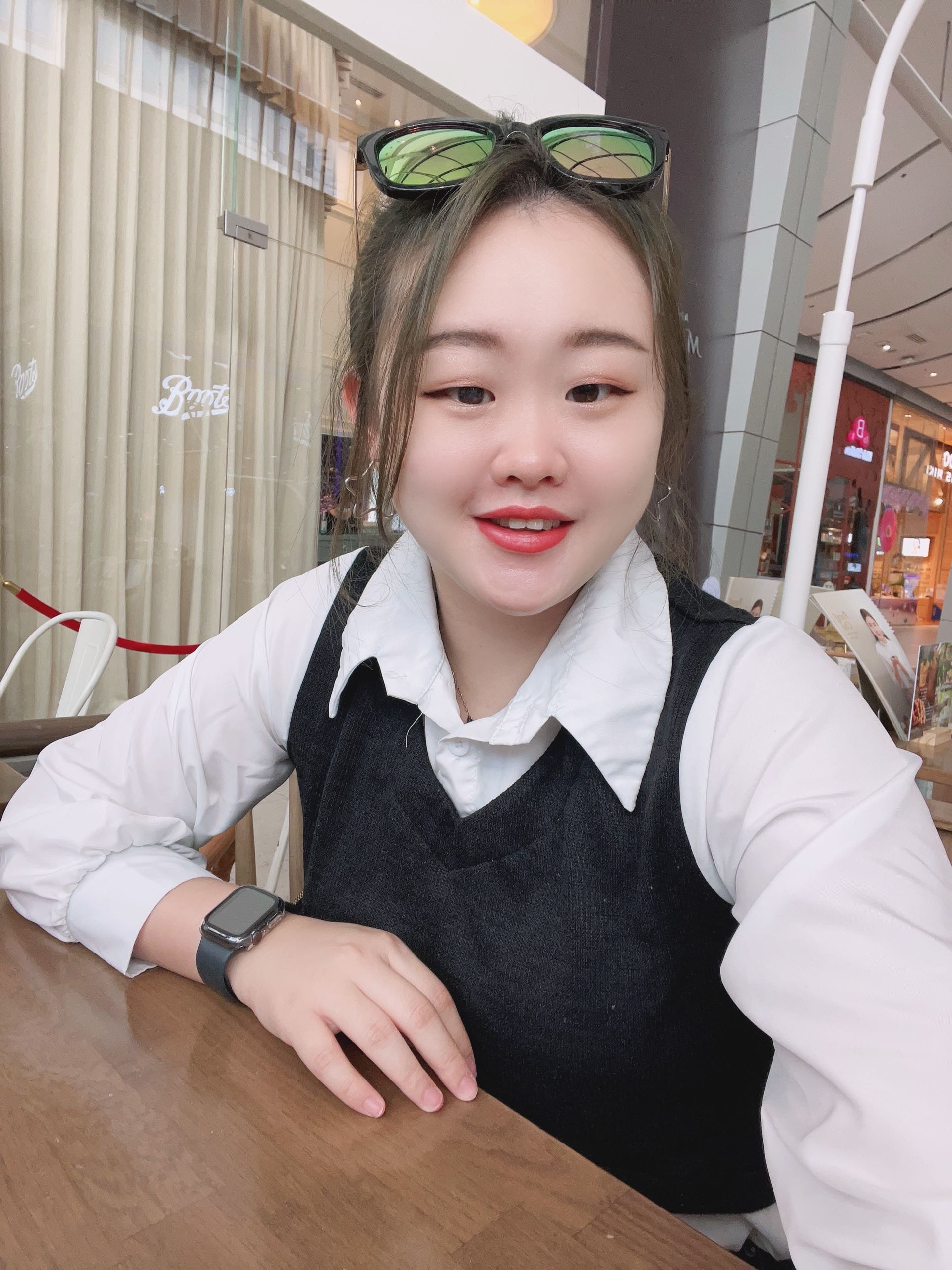LEE LI MEI's avatar'