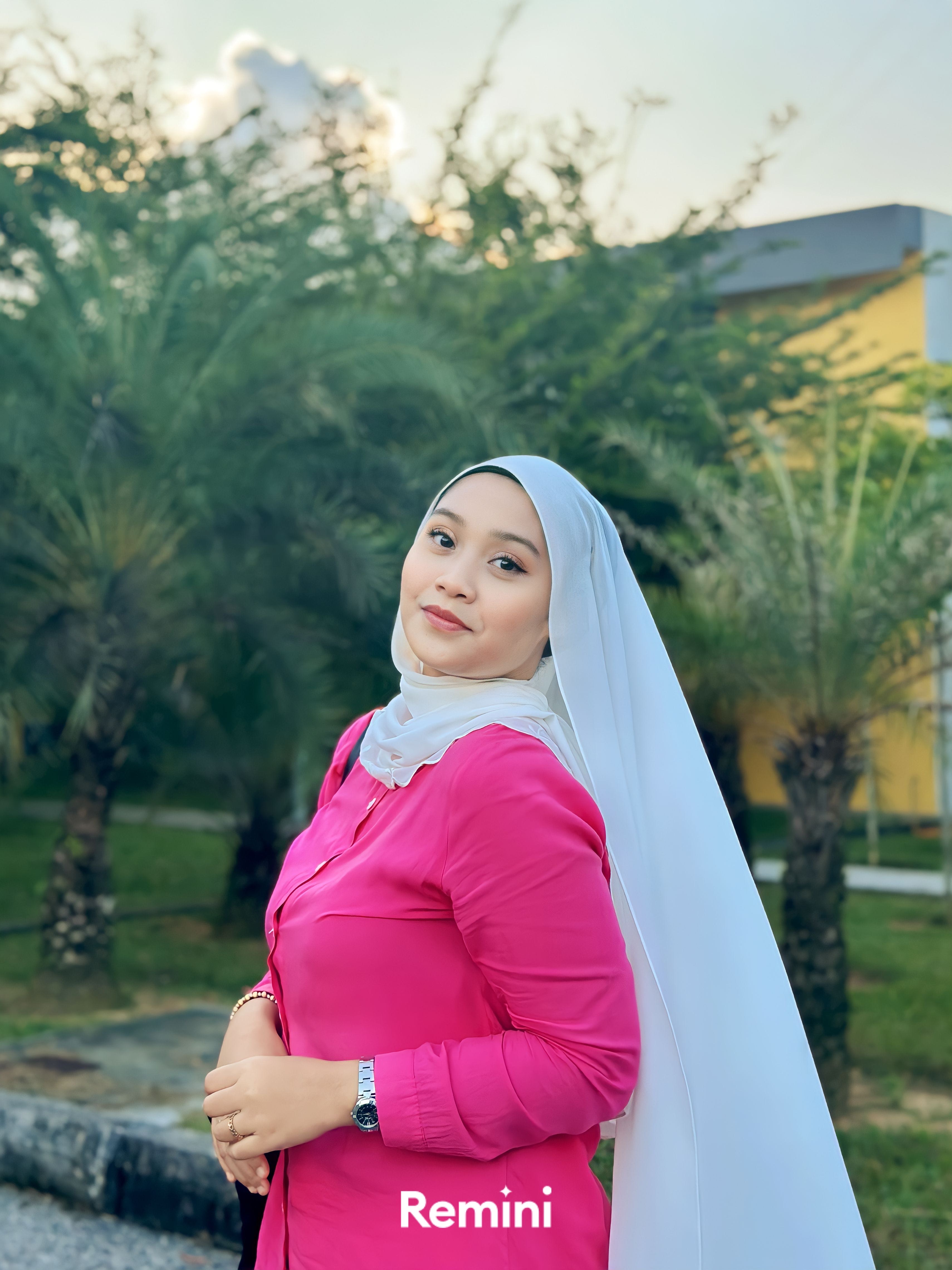 Mirza Farhana's avatar'