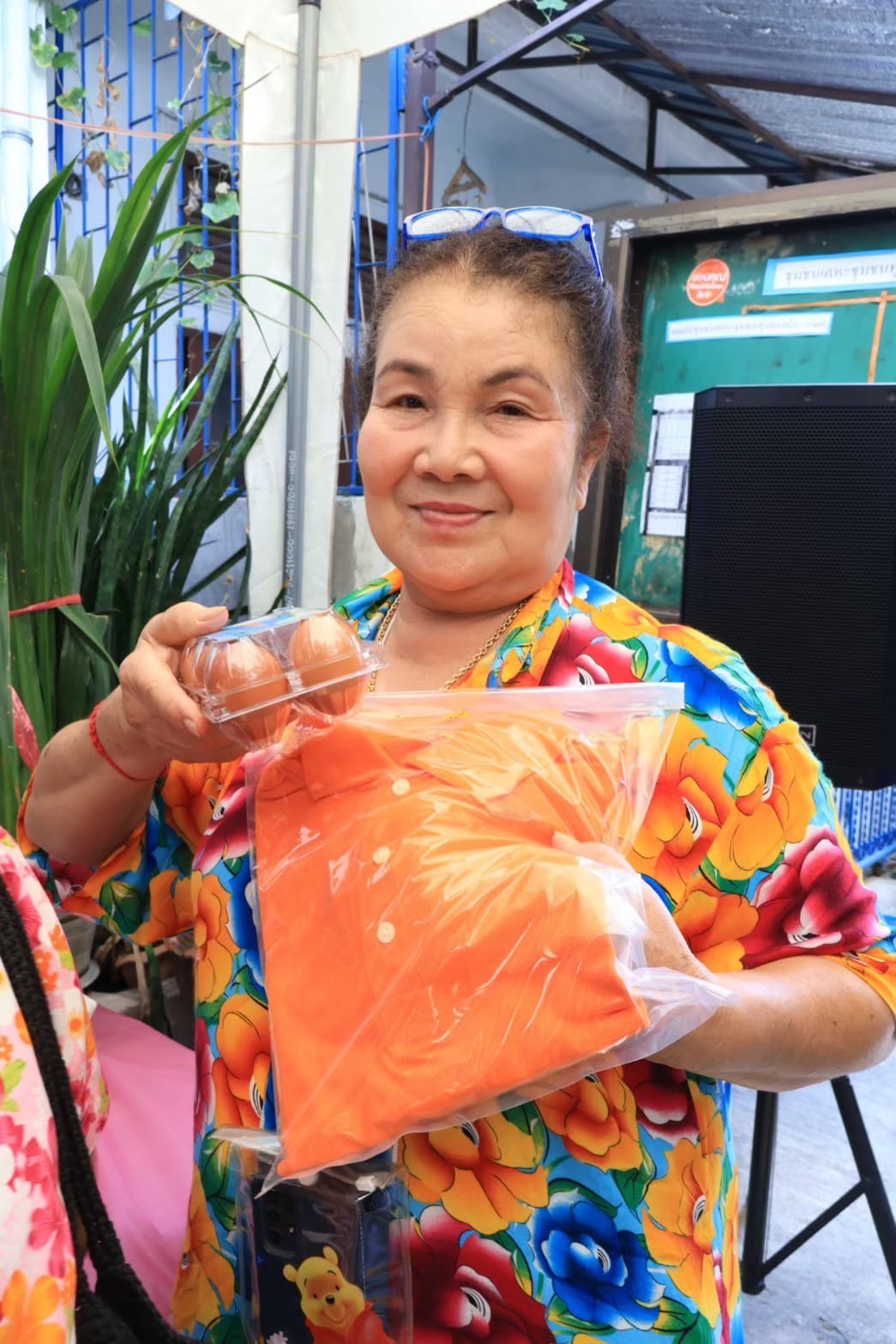 Kho Kai Kho Khuat – Bottles for eggs at Laksi