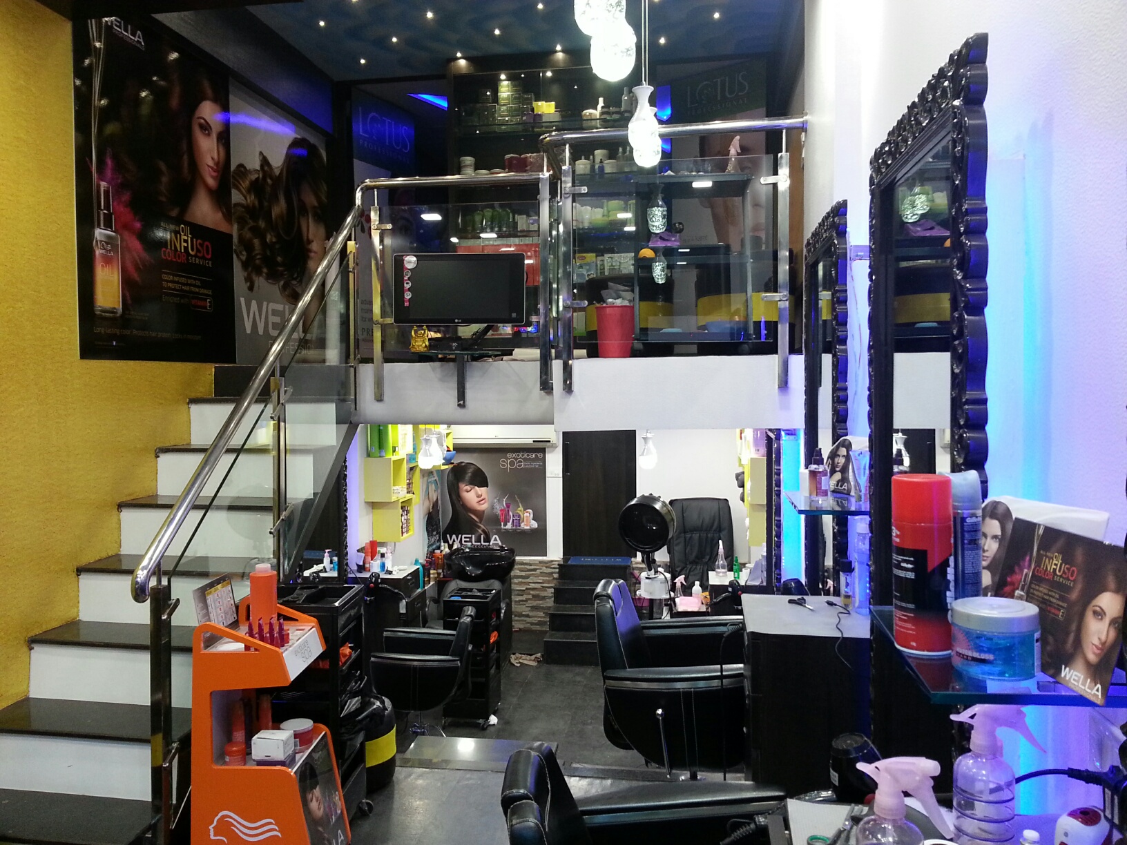 A PLUS HAIR XPRESS Beauty Parlour, Beauty Services, Unisex Salon
