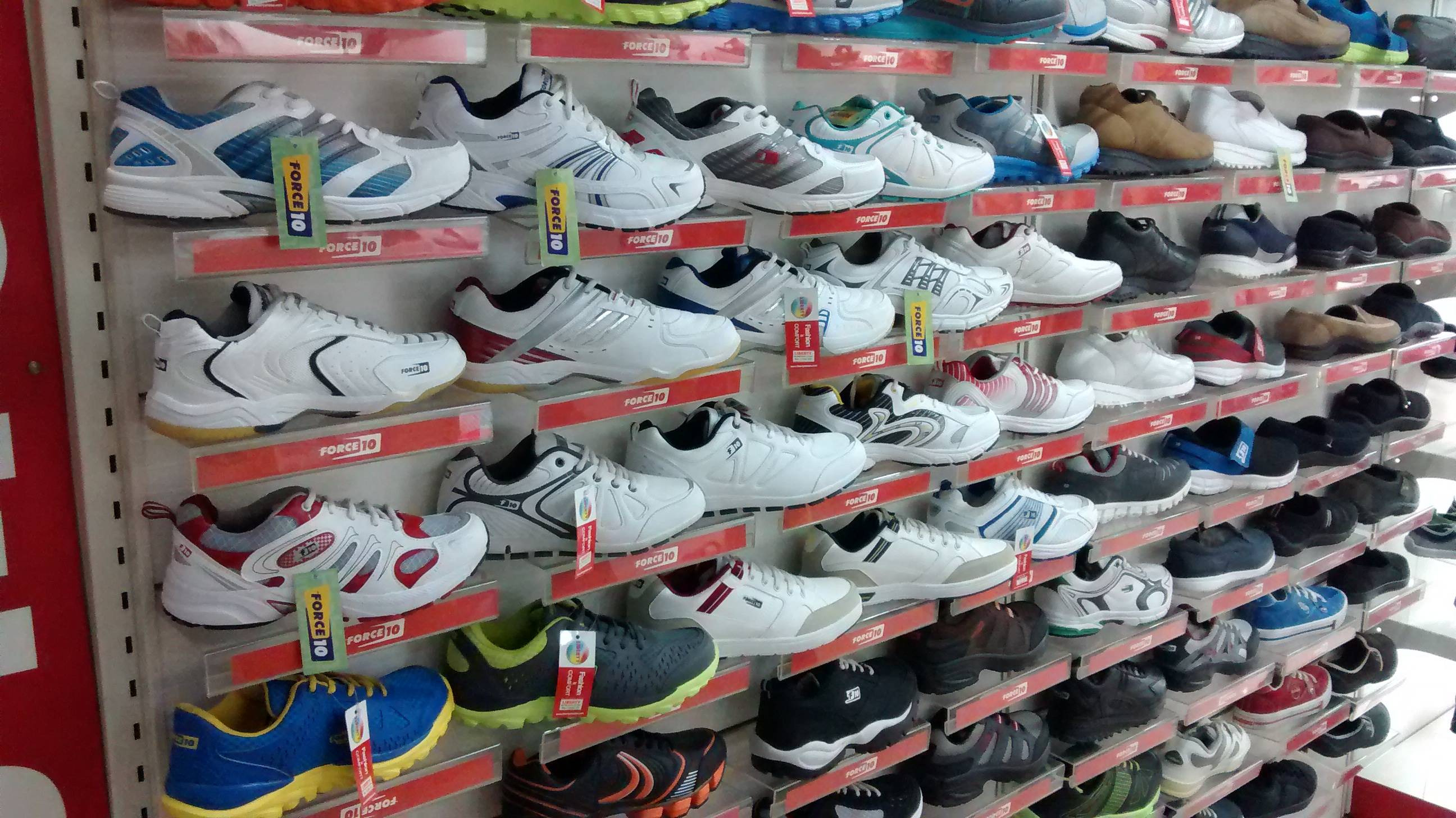 Deals & Discounts in Kalkaji, Delhi on Ladies, Kids & Men’s Footwear
