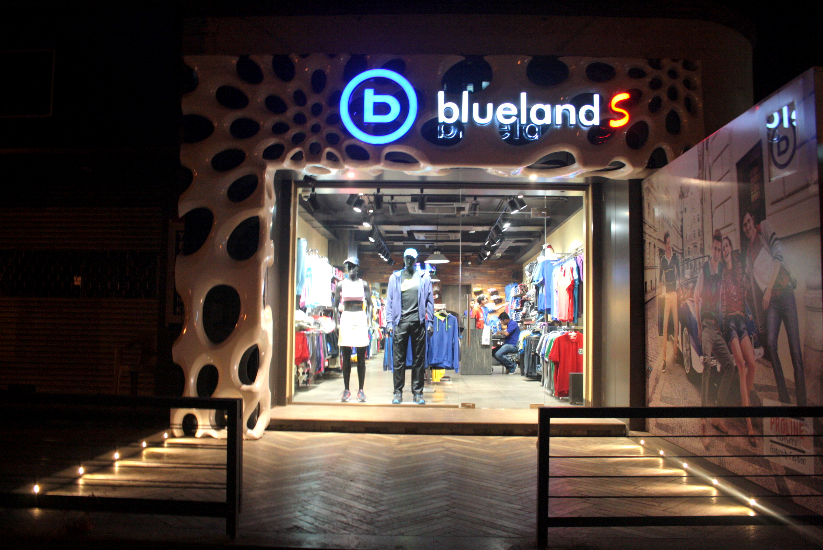 Discounts in Chembur, Mumbai on Trendy Wear, Latest Collection at