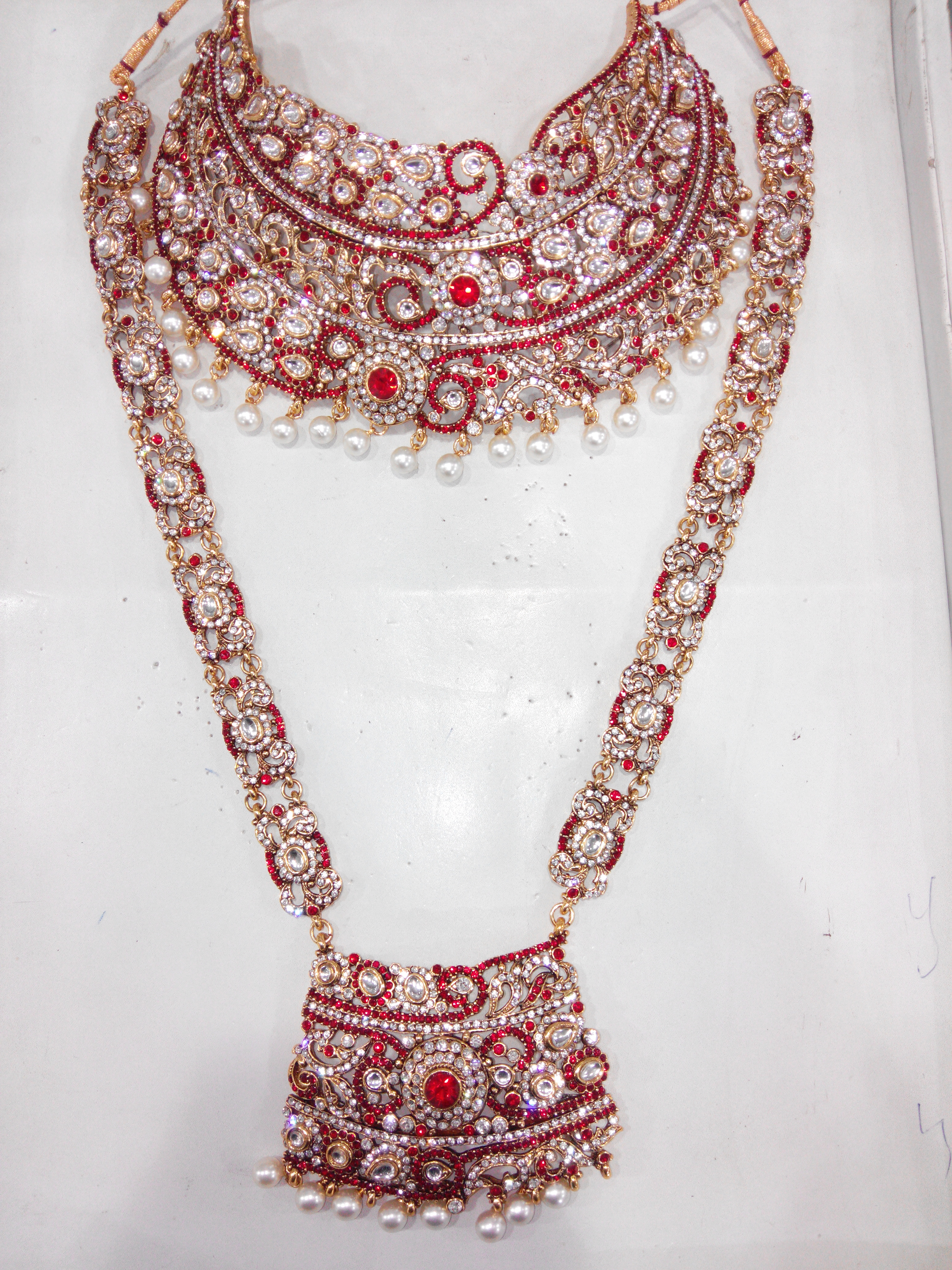 Deals & Discount in Sadar Bazar, Delhi on Wholesale Fashion Bridal