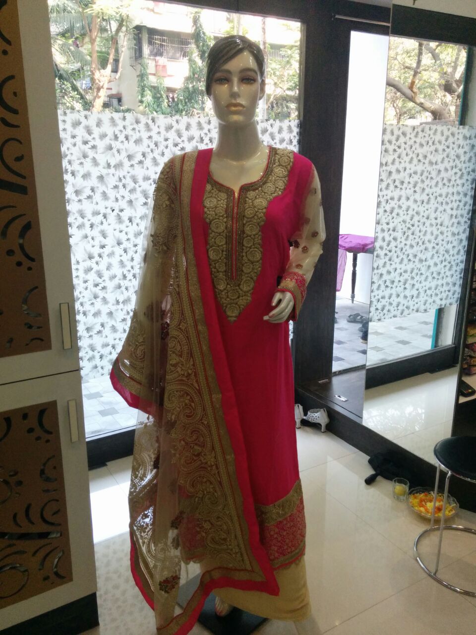 Deals & Discounts in Thane West on Ladies Ethnic Wear, Ladies