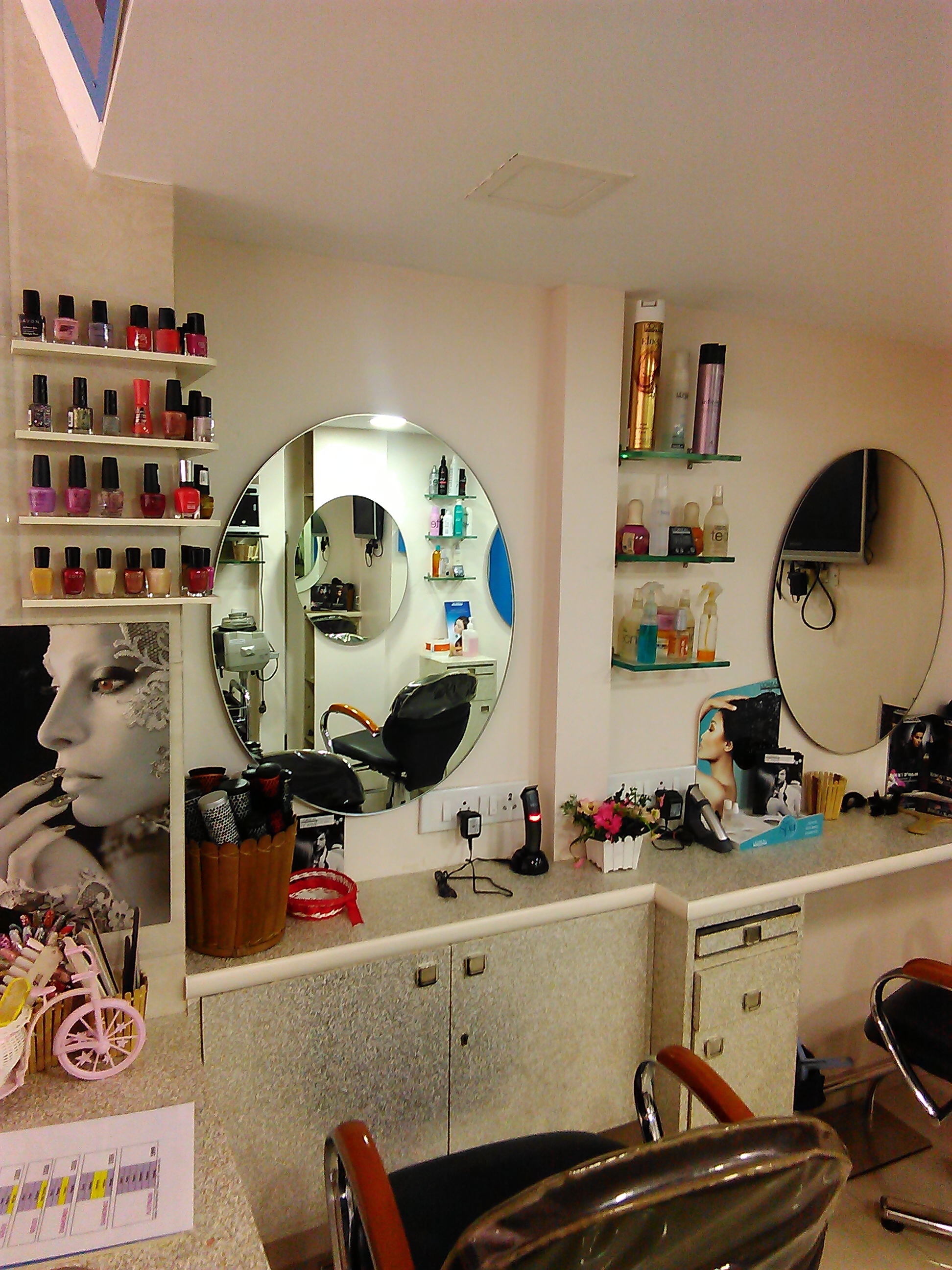 Discounts in Andheri West, Mumbai on Hair Spa, Rebonding at Beauty Parlour