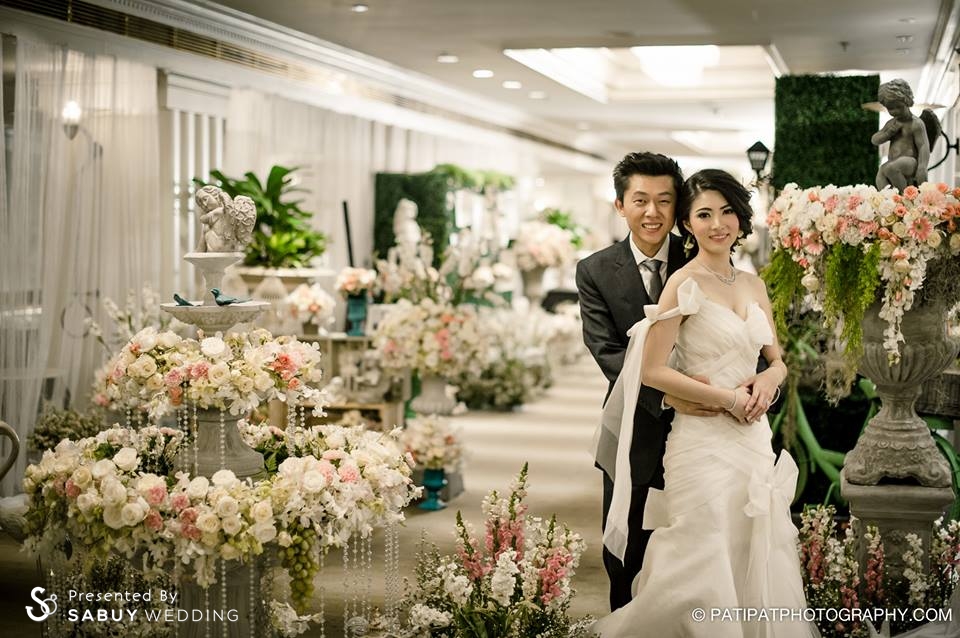 งานแต่งงาน,เจ้าบ่าว,เจ้าสาว,ตกแต่งงานแต่ง ชุดเจ้าสาวอวดไหล่สวย