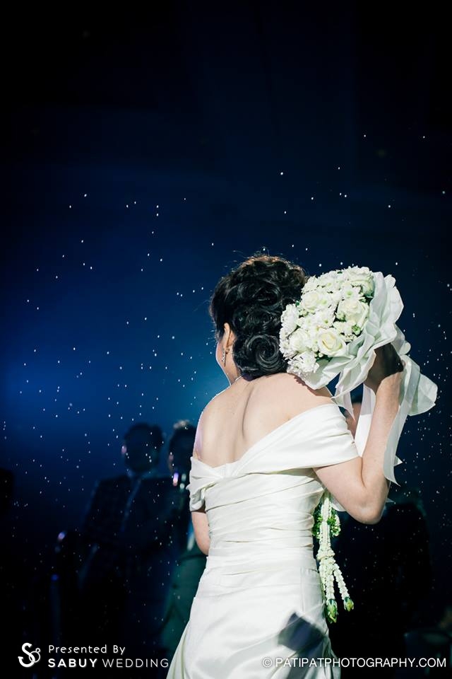 เจ้าสาว,งานแต่งงาน,ดอกไม้เจ้าสาว,ช่อดอกไม้เจ้าสาว,ดอกไม้ ชุดเจ้าสาวอวดไหล่สวย