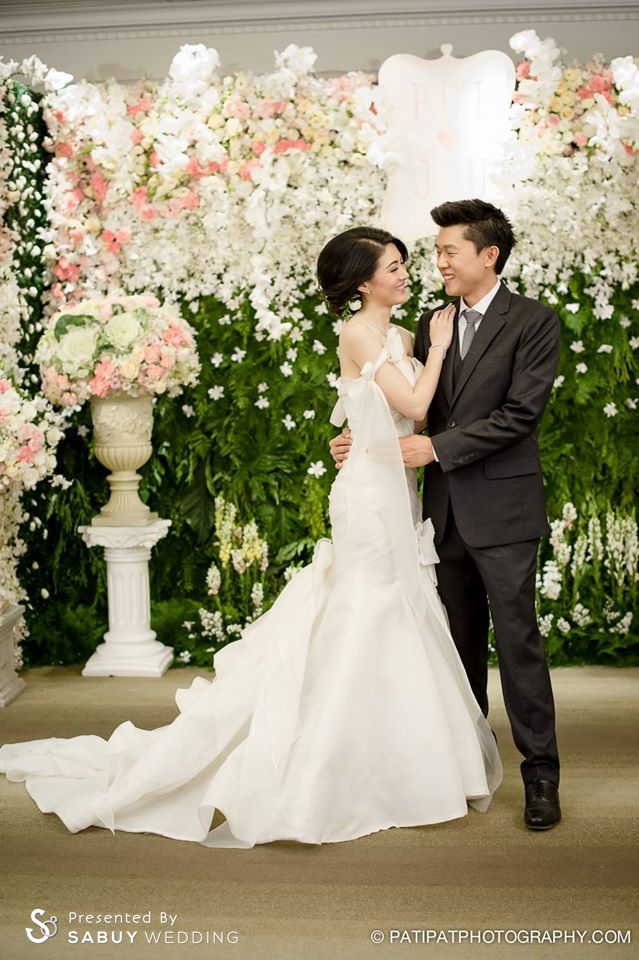 งานแต่งงาน,เจ้าบ่าว,เจ้าสาว ชุดเจ้าสาวอวดไหล่สวย