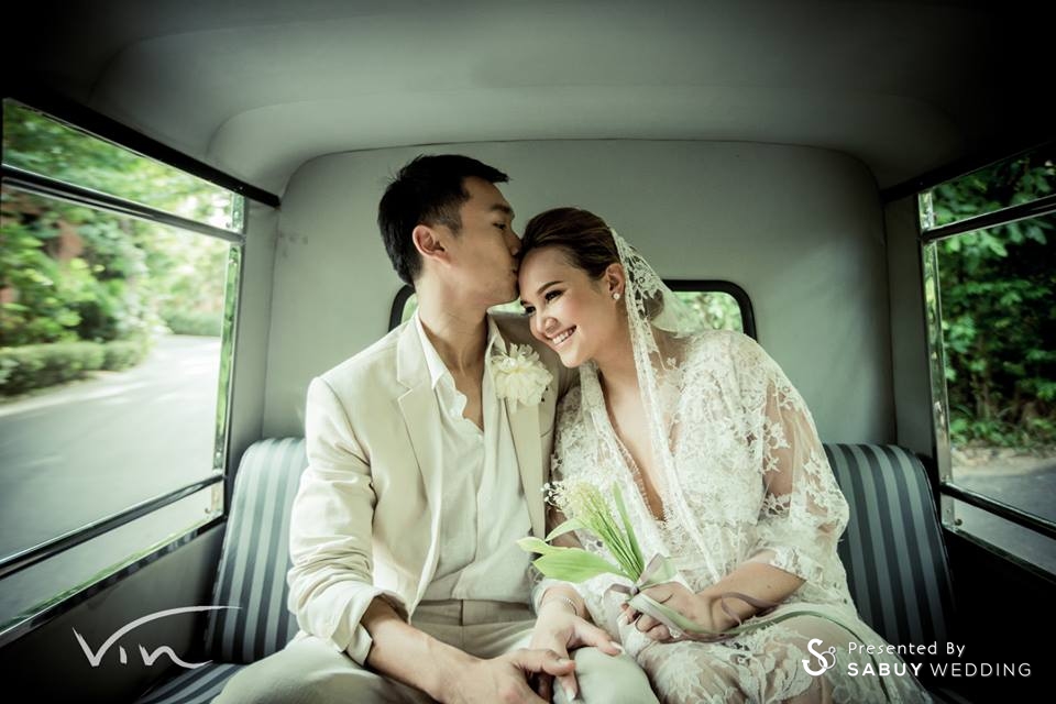 บ่าวสาว,ชุดบ่าวสาว,ชุดเจ้าสาว,ชุดเจ้าบ่าว,งานแต่งดารา,รูปงานแต่ง,ดอกไม้เจ้าสาว แต่งแล้ว ทาทา ยัง & พี่หมอ ลั่นระฆังวิวาห์ริมทะเลสุดโรแมนติก