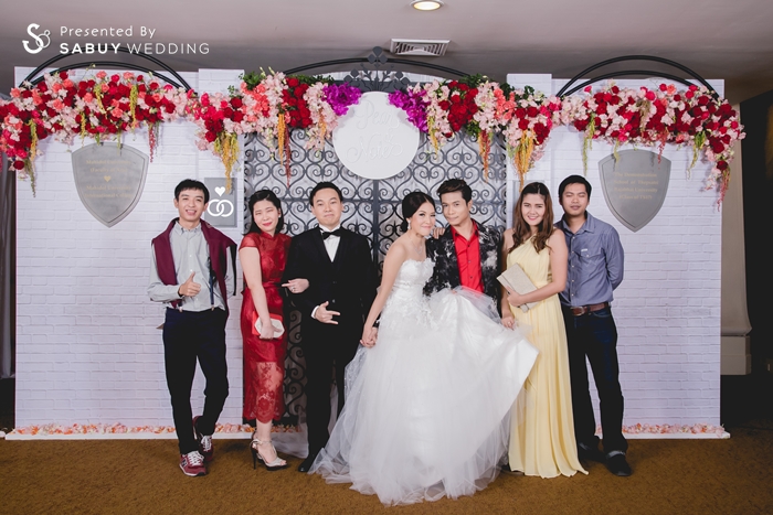 บ่าวสาว,ชุดเจ้าสาว,ชุดเจ้าบ่าว,ชุดบ่าวสาว,เพื่อนเจ้าสาว,เพื่อนเจ้าบ่าว,backdrop งานแต่ง,ตกแต่งงานแต่ง,จัดดอกไม้งานแต่ง รีวิวงานแต่งย้อนวัย ตามสไตล์คู่รักวัยเรียน