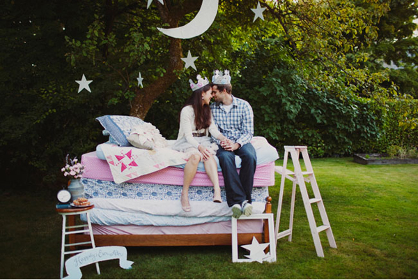 คู่รัก,พรีเวดดิ้ง,ถ่ายภาพพรีเวดดิ้ง,ถ่ายพรีเวดดิ้ง,prewedding,พร๊อพ 30 ไอเดียภาพถ่ายพรีเวดดิ้ง น่ารักสดใสฟรุ้งฟริ้ง