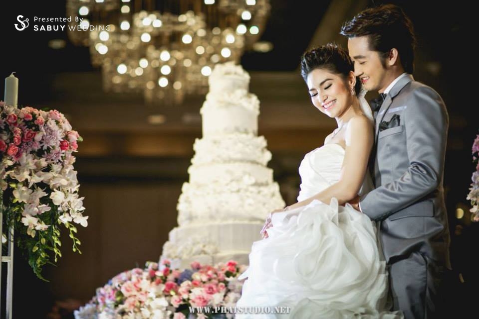 งานแต่งงาน,เจ้าบ่าว,เจ้าสาว อ่อนหวาน งดงาม ในองค์ประกอบที่สมบูรณ์แบบ