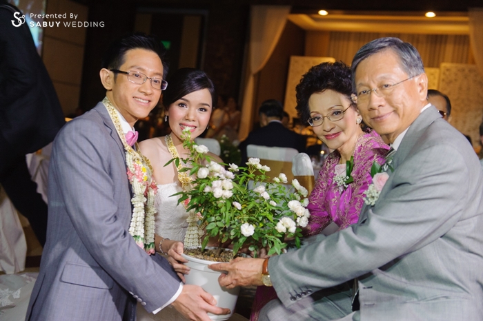 บ่าวสาว,ชุดบ่าวสาว,พิธีแต่งงาน,ครอบครัวบ่าวสาว,ต้นไม้ รีวิวงานแต่ง หมั้นเฮฮากับหมีแพนด้า ธีมรักคือการให้ @Sofitel Sukhumvit