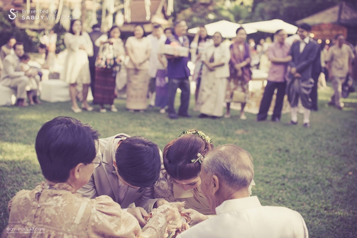 งานหมั้น,ชุดหมั้น,พิธีหมั้น,บ่าวสาว,งานแต่ง outdoor รีวิวงานแต่ง พิธีไทยในธีมสีเบจ @บ้าน ม.ร.ว.คึกฤทธิ์