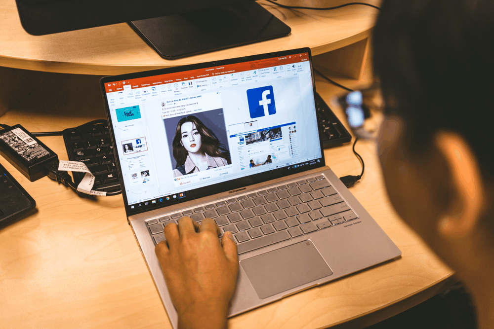chạy quảng cáo ads là gì