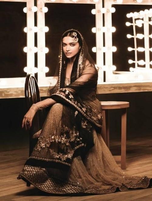 deepika black lehenga