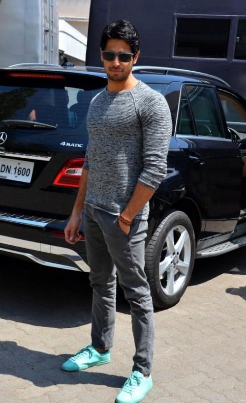 Image result for sidharth malhotra jeans