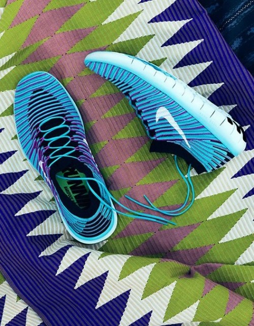 Want these blue running sneakers - SeenIt