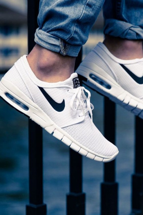 Want the white running sneakers - SeenIt