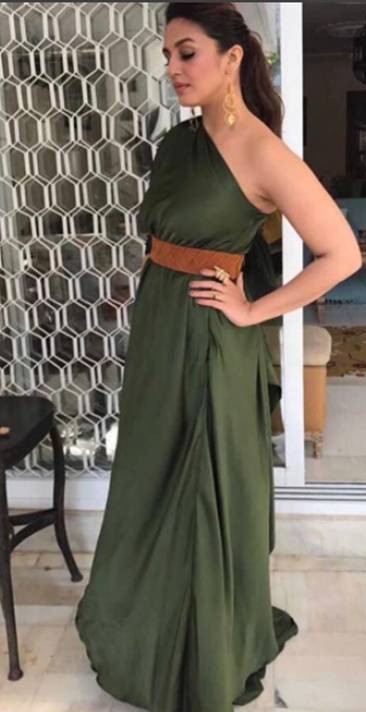 Want this green oneshoulder dress that Huma Qureshi is wearing - SeenIt